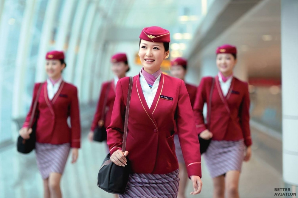 11 Flight Attendant Uniform Details That Can Be Easily Adopted in
